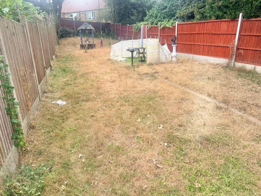 Property photo 2 of 10 5244042