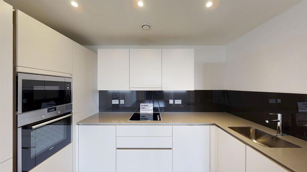 Property photo 3 of 14 121-Upper-Richmond-Road-Putney-02032026_132109.Jpg