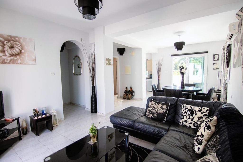 Property photo 1 of 42