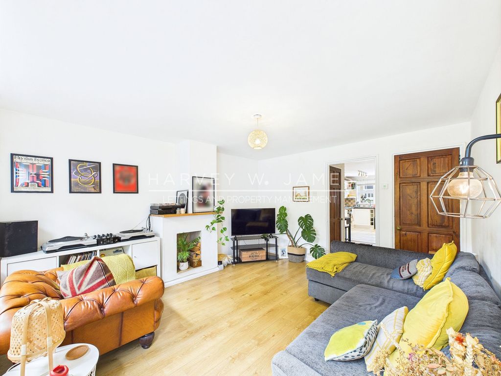 Property photo 1 of 27