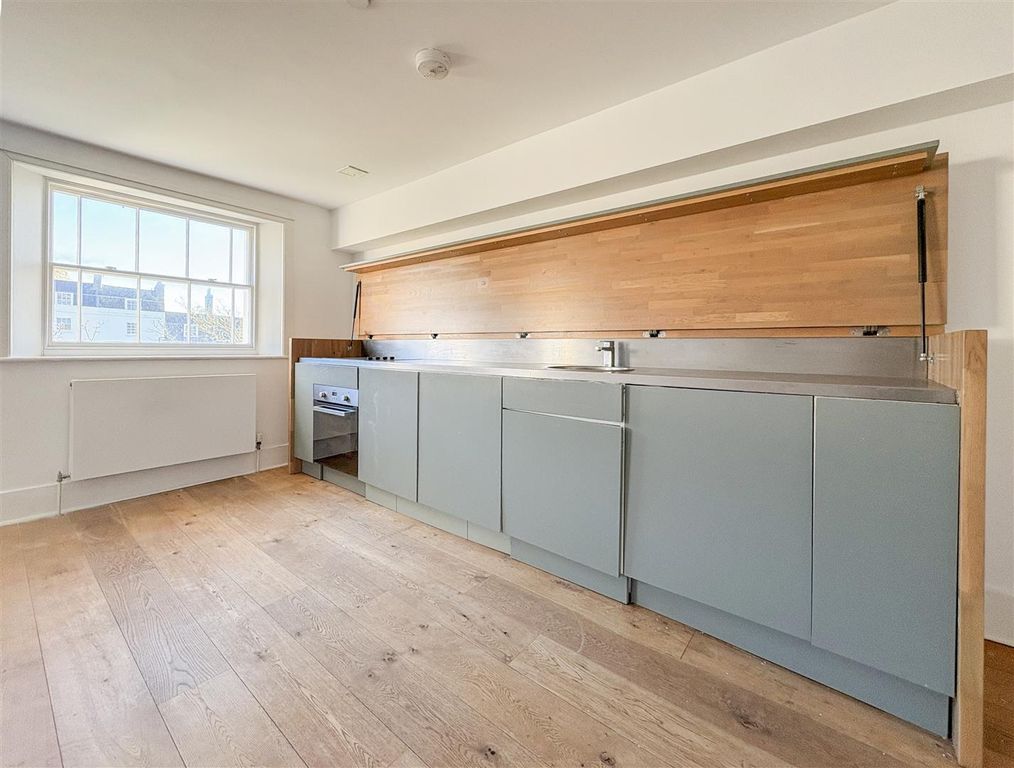 Property photo 3 of 19 Kitchen/Dining Room