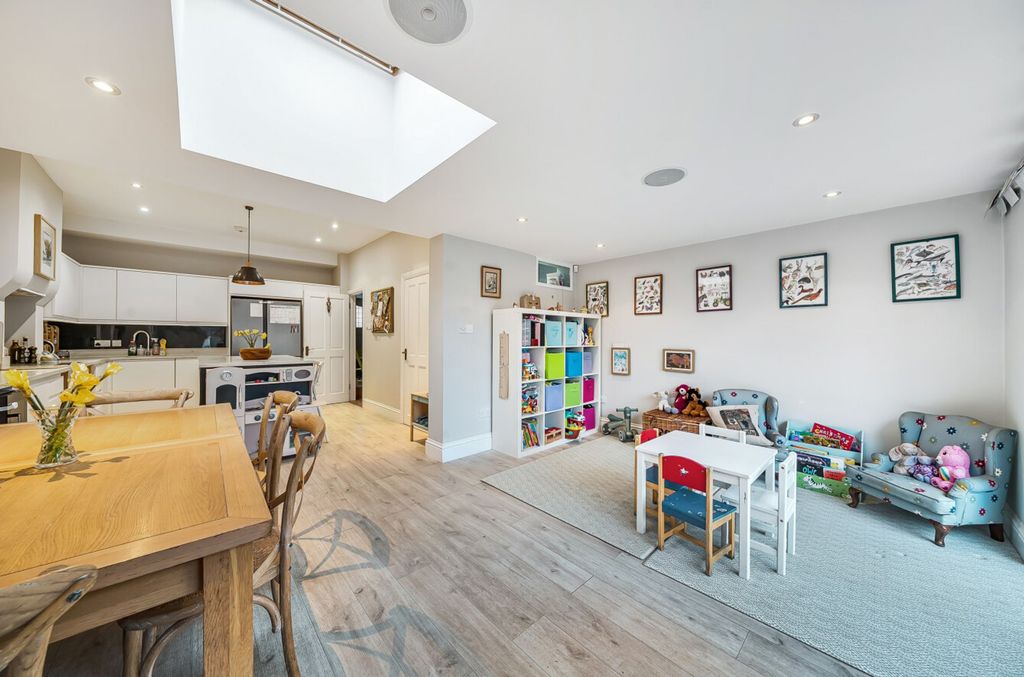 Property photo 2 of 18