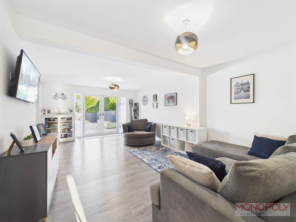 Property photo 3 of 31 Cam01943G0-Pr0589-Still001.Jpg