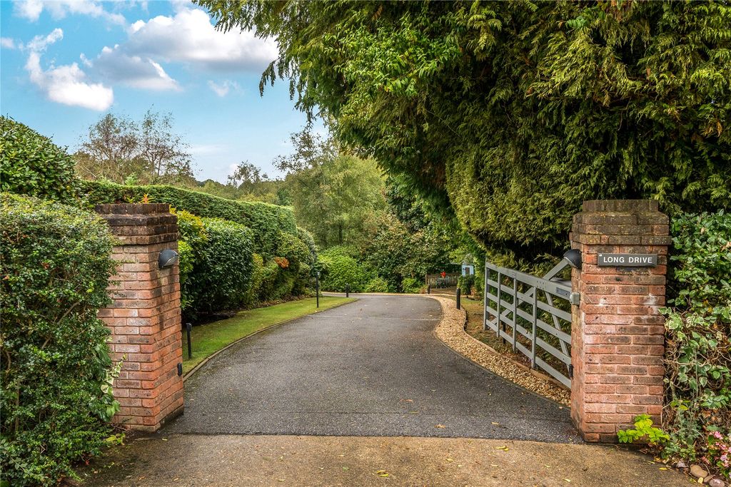 Property photo 3 of 16 Property Entrance