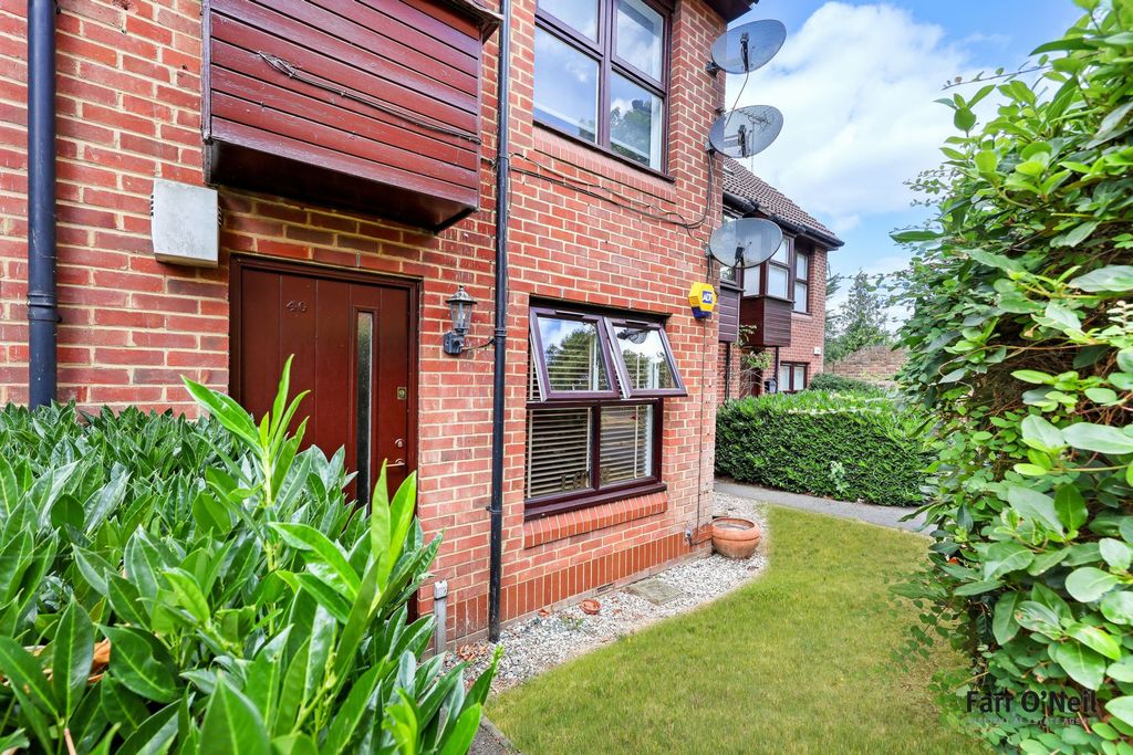 Property photo 1 of 15 Photo 12