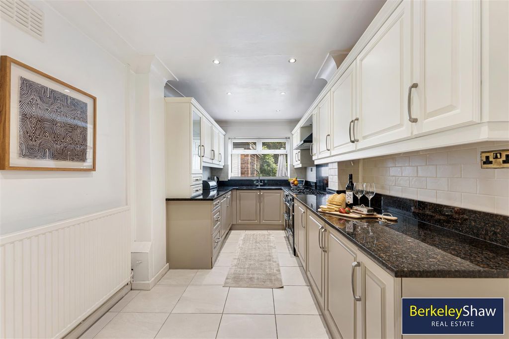 Property photo 3 of 38 Kitchen