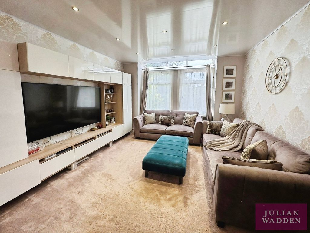 Property photo 3 of 19 Picture 3