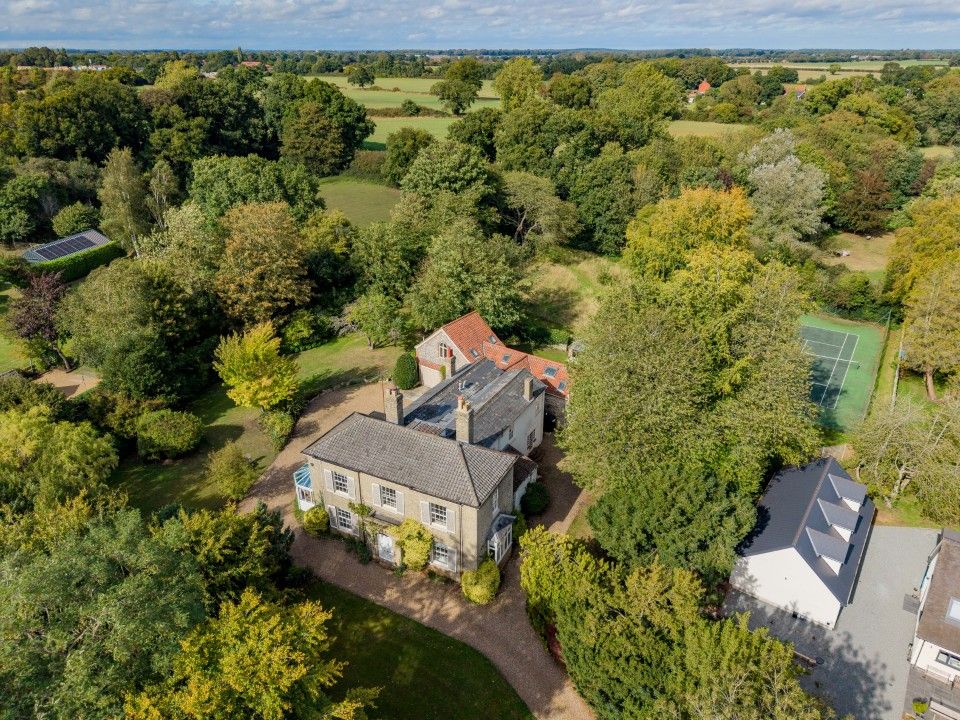 Property photo 2 of 37