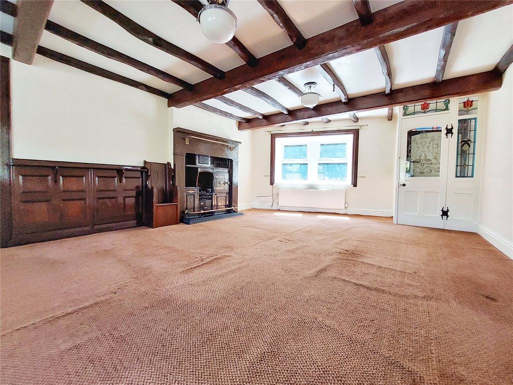 Property photo 2 of 25 Lounge