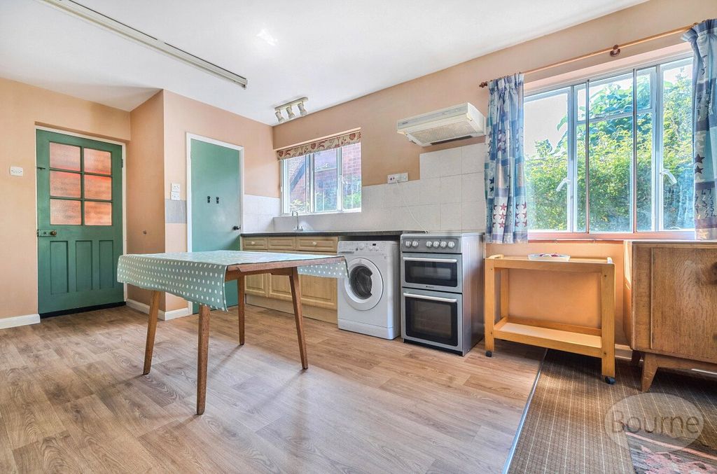 Property photo 3 of 34 Picture No. 61