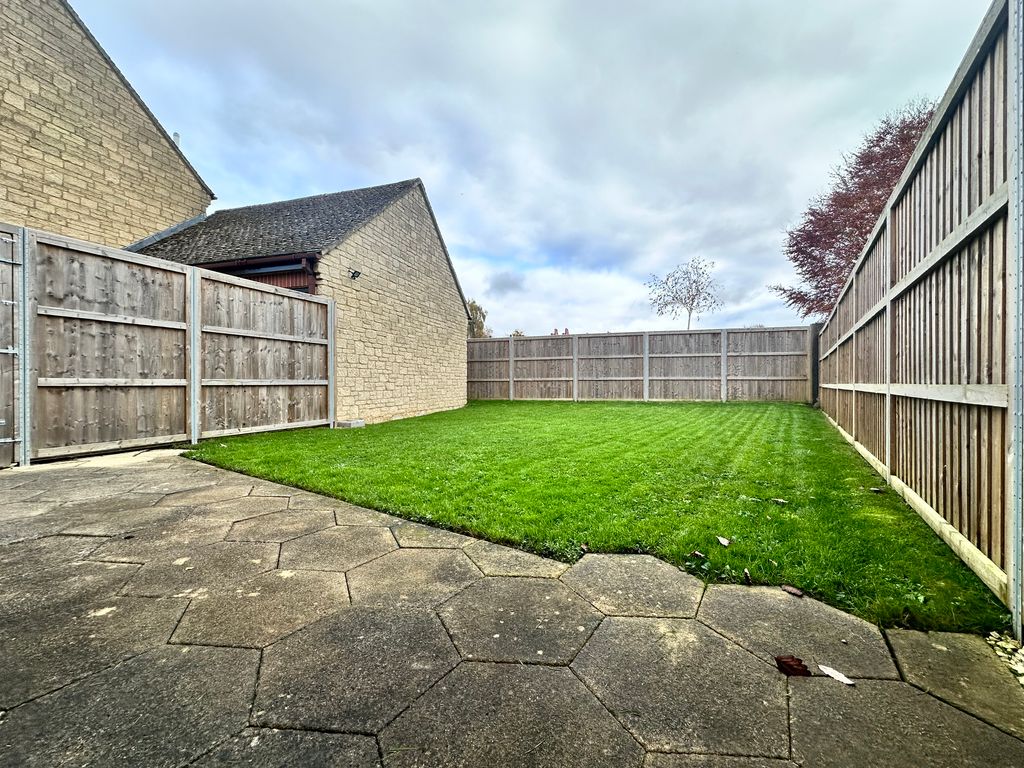 Property photo 3 of 16 Garden