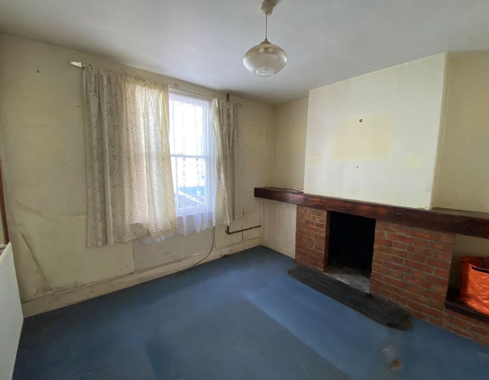 Property photo 2 of 6 Living Room