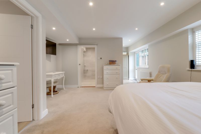 Property photo 3 of 36 Photo 28