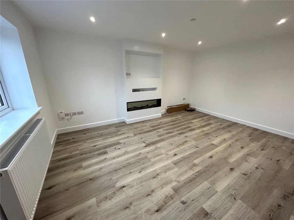 Property photo 3 of 17 Picture No. 52