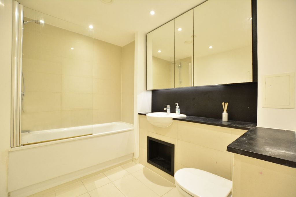 Property photo 3 of 11 2