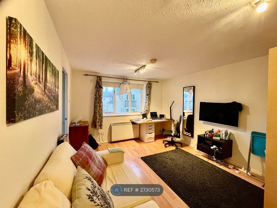 Property photo 2 of 9 Studio View 2