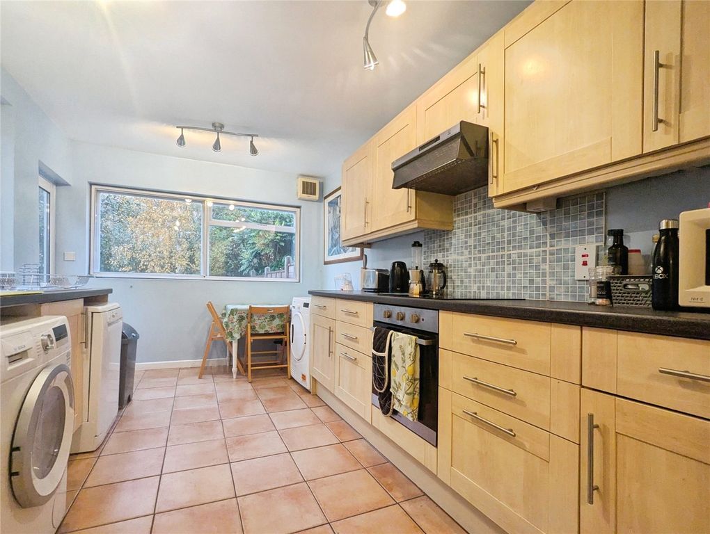 Property photo 2 of 16 Picture No. 13