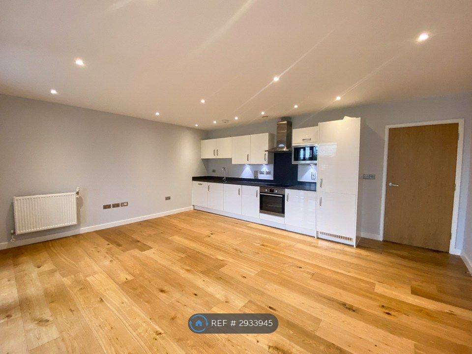 Property photo 2 of 15 Well Equipped Kitchen