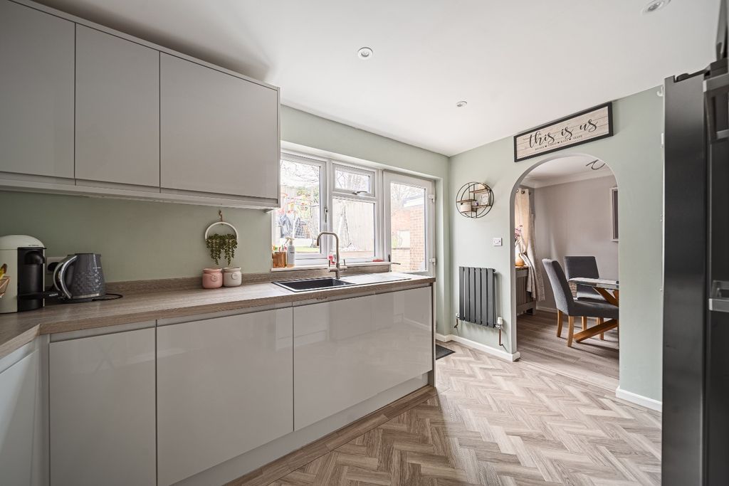 Property photo 2 of 18 4841022