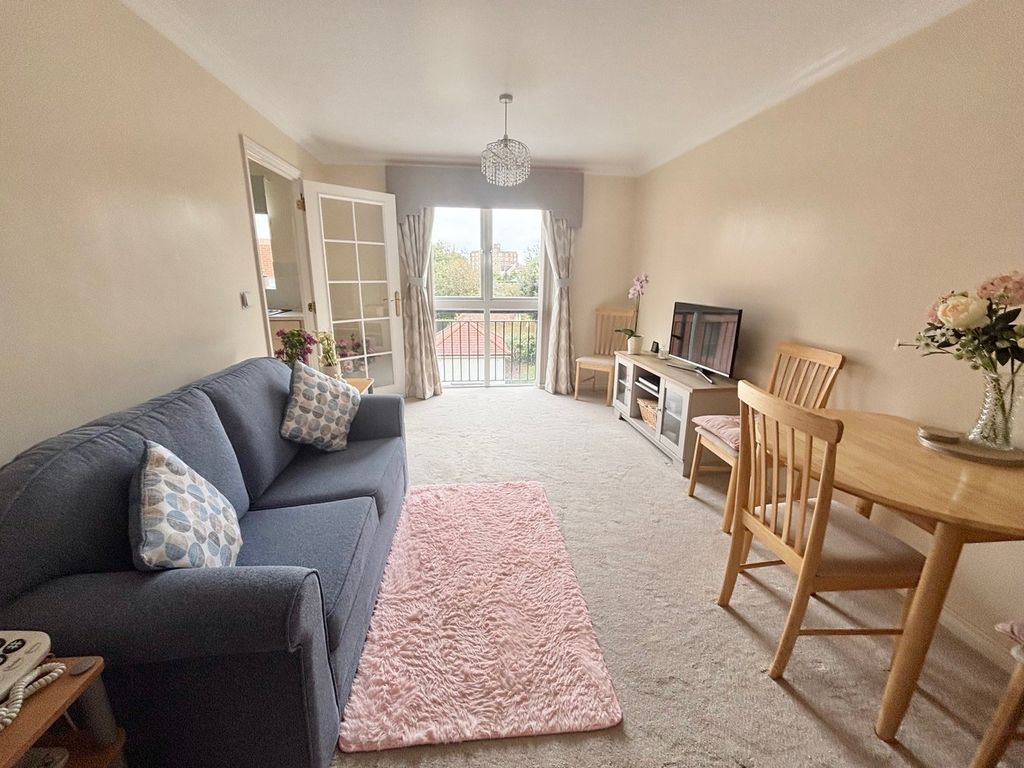 Property photo 2 of 11