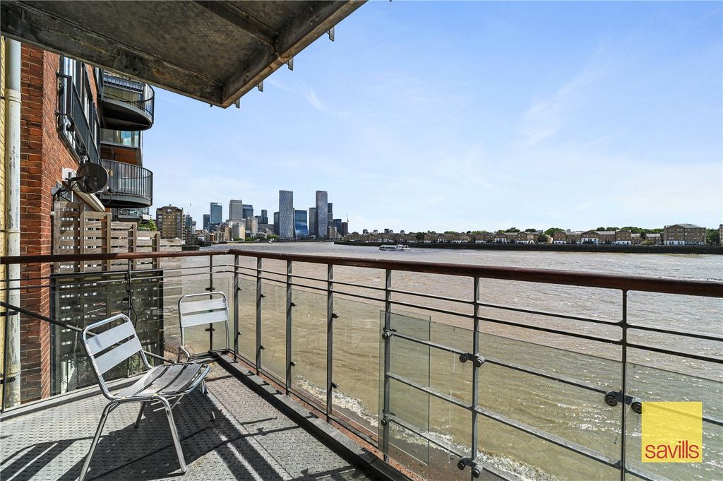 Property photo 3 of 22 Balcony