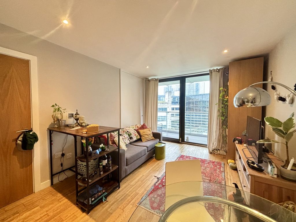 Property photo 2 of 13 Image00002