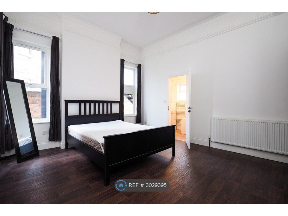 Property photo 3 of 7 Master Bedroom With En Suite
