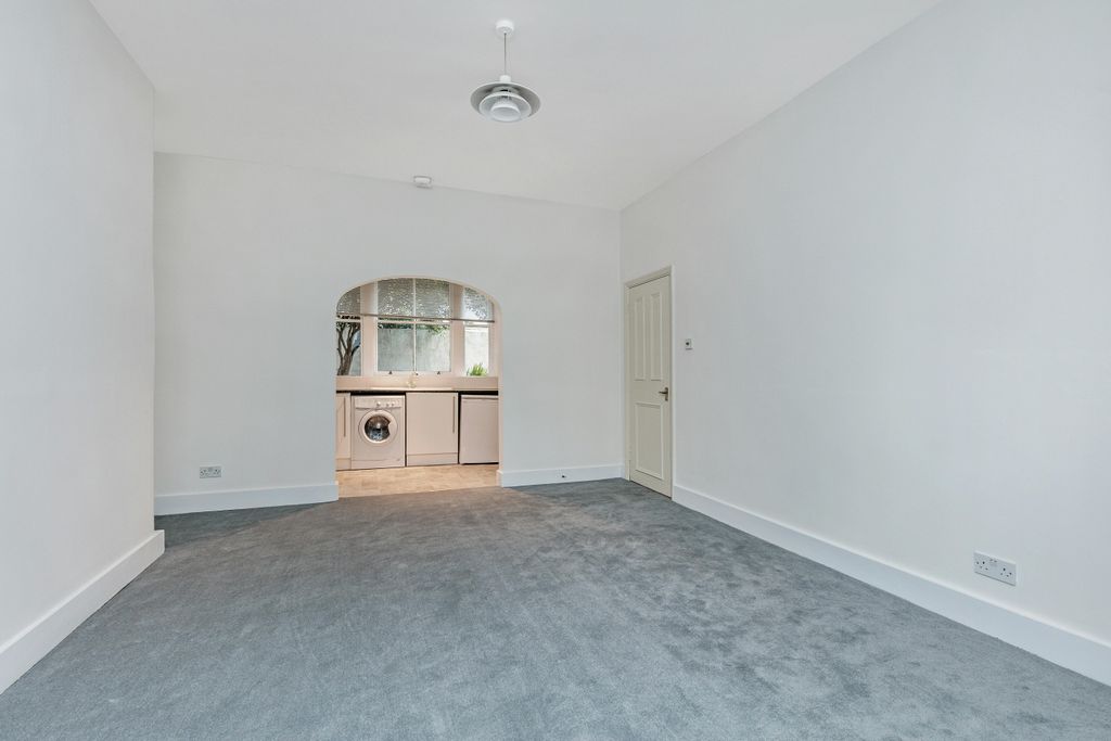 Property photo 3 of 8 Reception Room