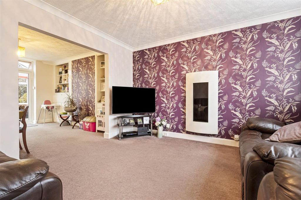 Property photo 2 of 23 57 Goldsmith Road-013.Jpg