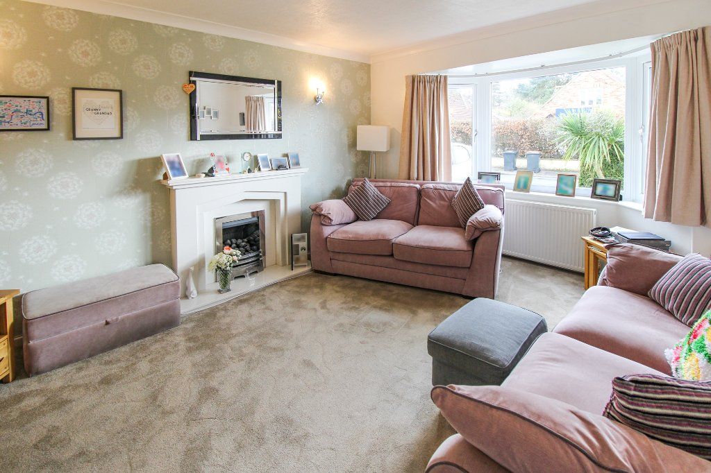 Property photo 2 of 23 Lounge