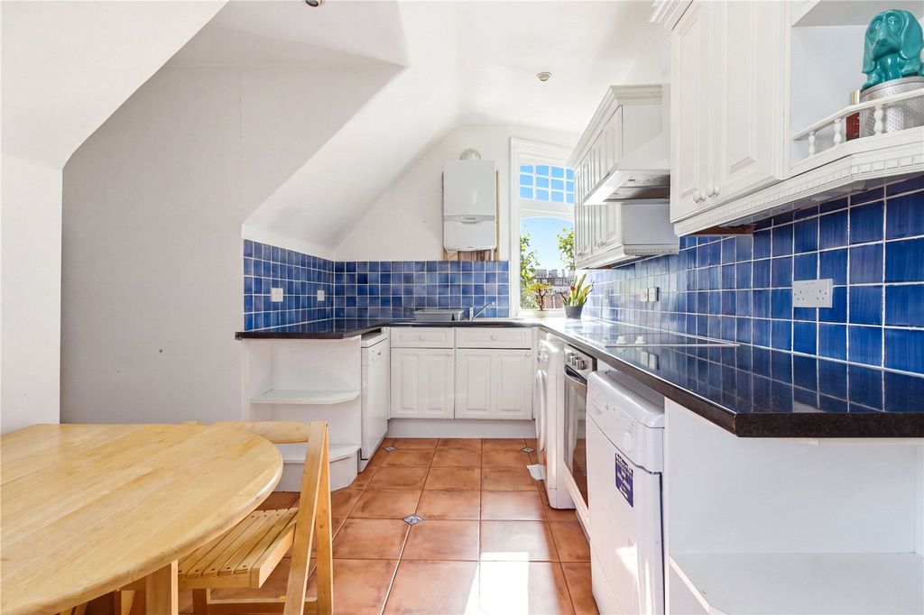 Property photo 2 of 19 Picture No. 09