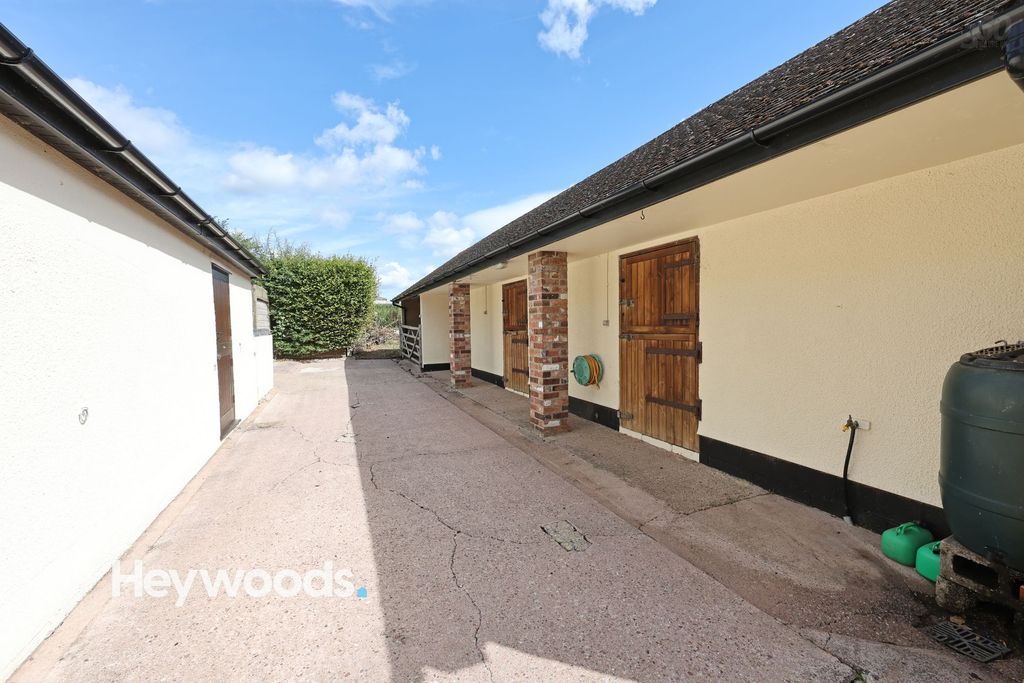 Property photo 3 of 87