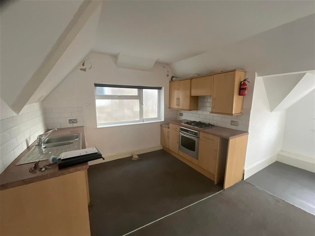 Property photo 2 of 9 Kitchen