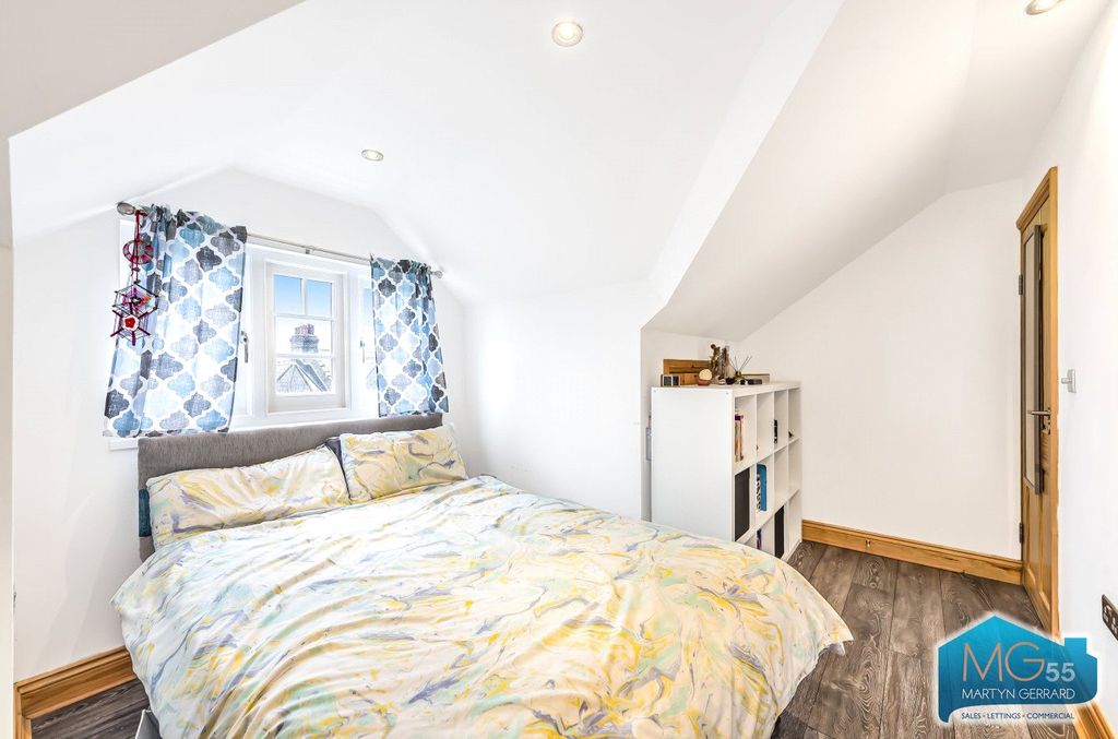 Property photo 3 of 7 Picture No. 20