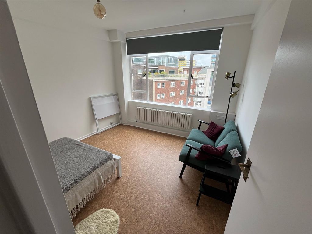 Property photo 3 of 12 121 Florin Court Photo 1.Jpg