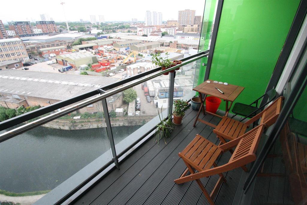 Property photo 3 of 22 Balcony