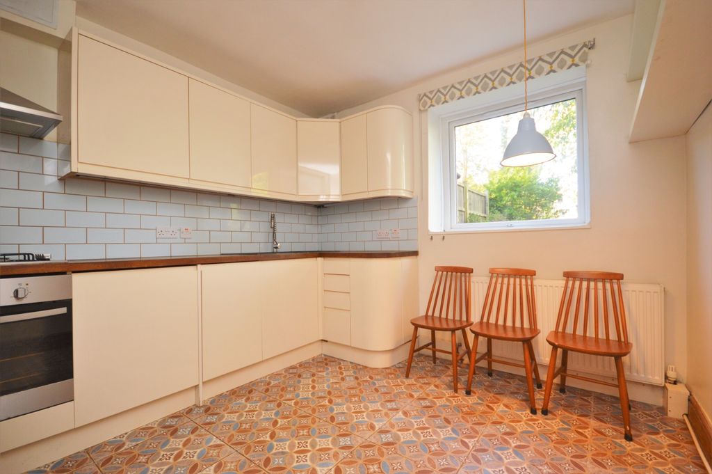 Property photo 3 of 15 Kitchen (1)