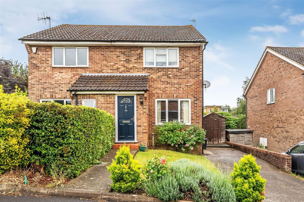 Property photo 1 of 9 54-Boleyn-Walk-19.Jpg