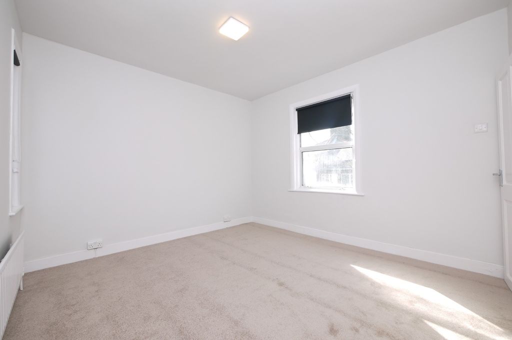 Property photo 3 of 6 4256402