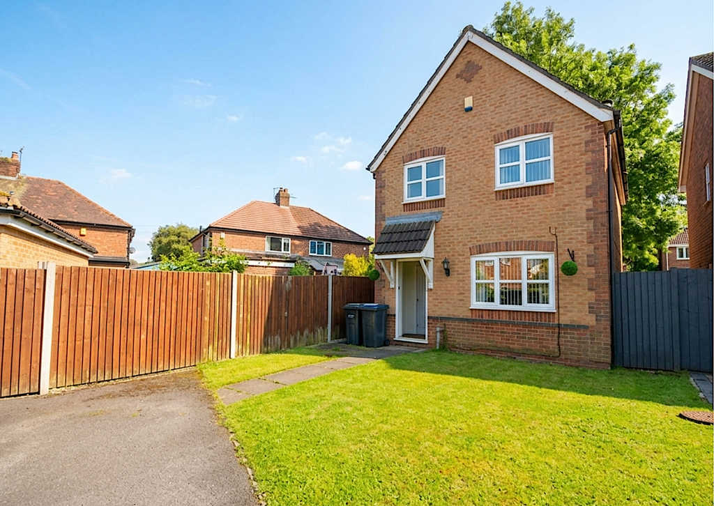 Property photo 1 of 13 Billberry Close, Whitefield, M45 8Bl