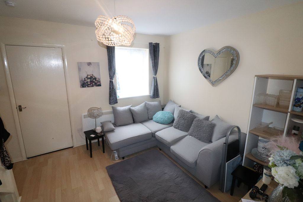 Property photo 2 of 3 Living Room