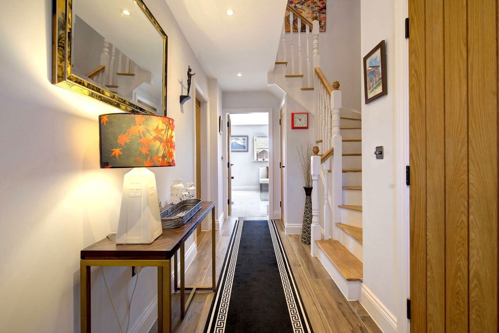 Property photo 2 of 29