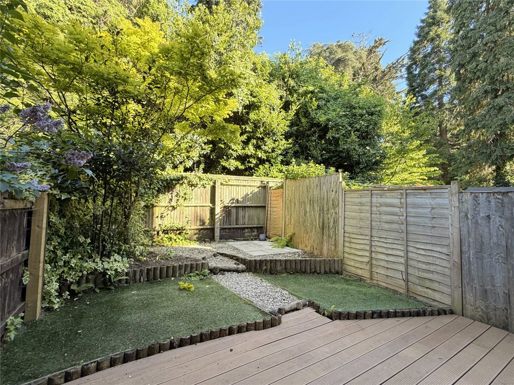Property photo 2 of 9 Garden