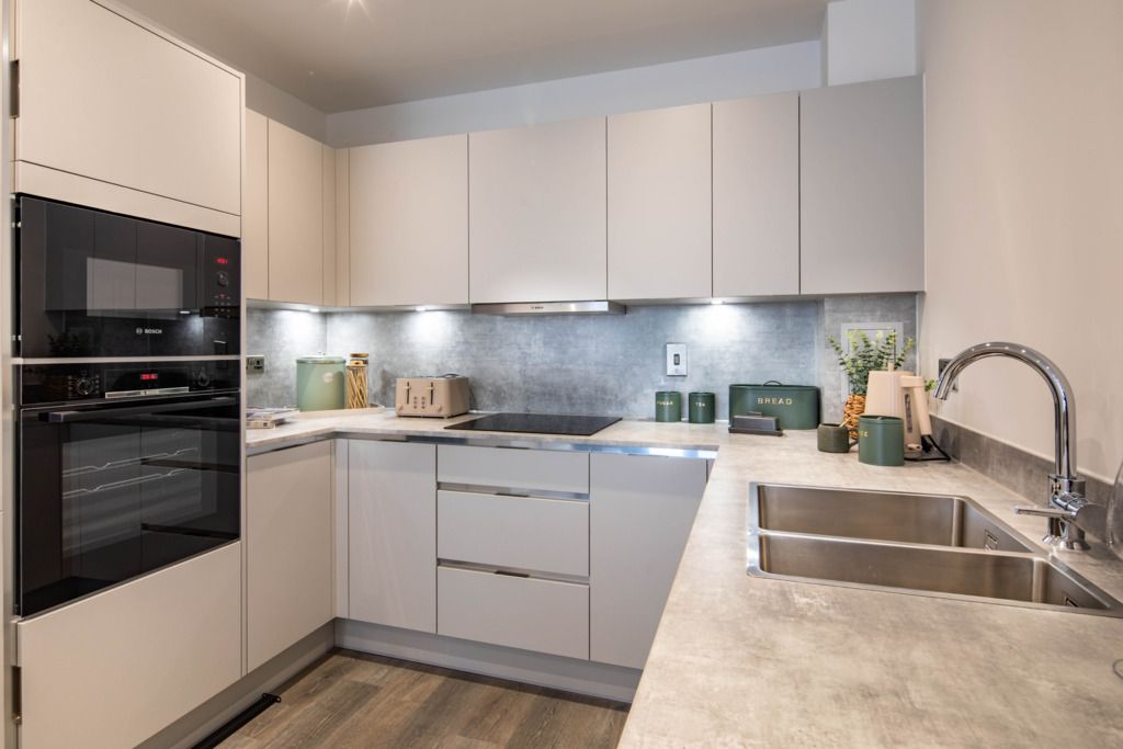 Property photo 3 of 8 26.05.15 Cside South Oxhey One Bed Apt-22-Hdr