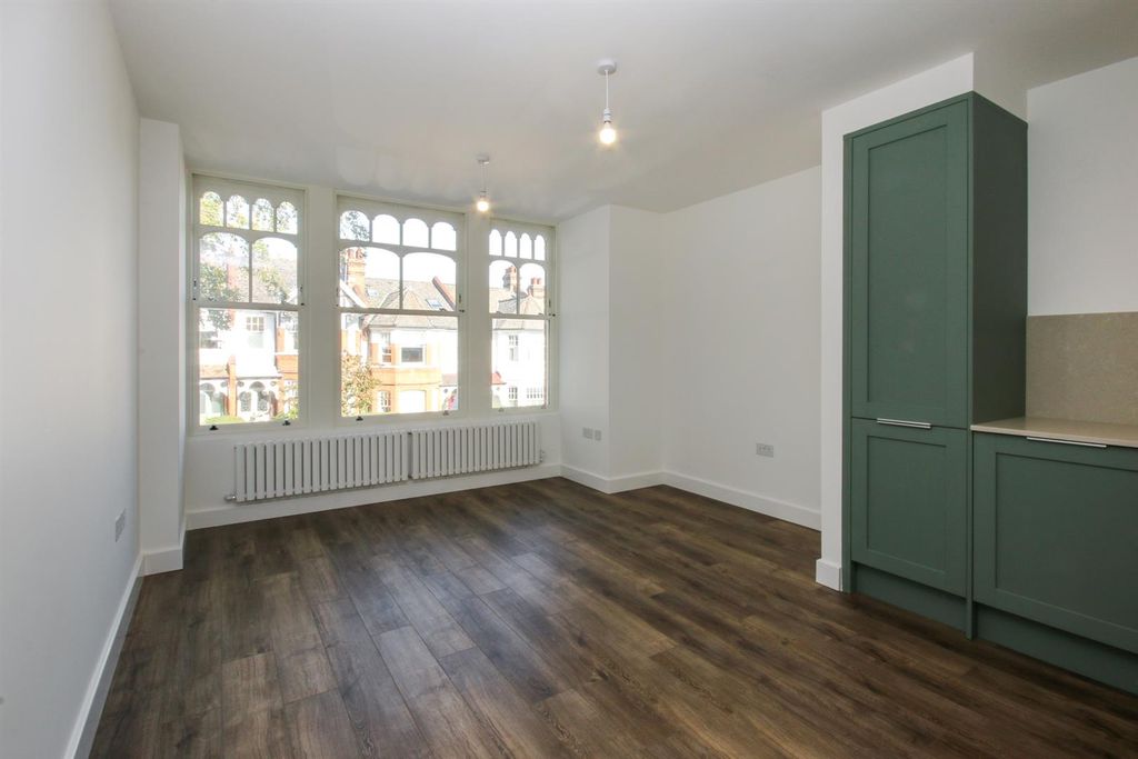 Property photo 1 of 10 1