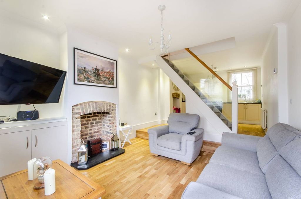 Property photo 1 of 11
