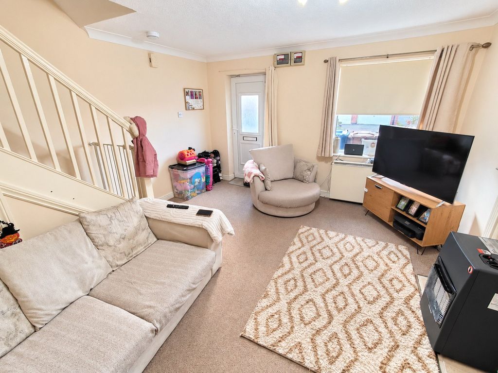 Property photo 2 of 13 Lounge