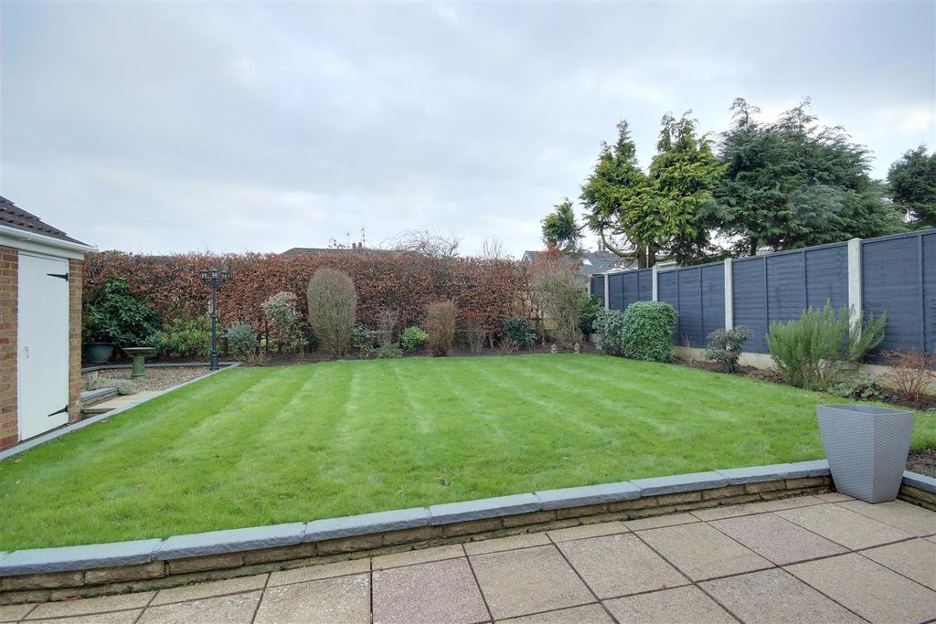 Property photo 3 of 12 Outside