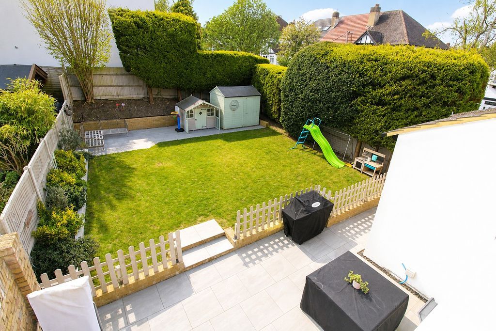 Property photo 2 of 18 Photo 24