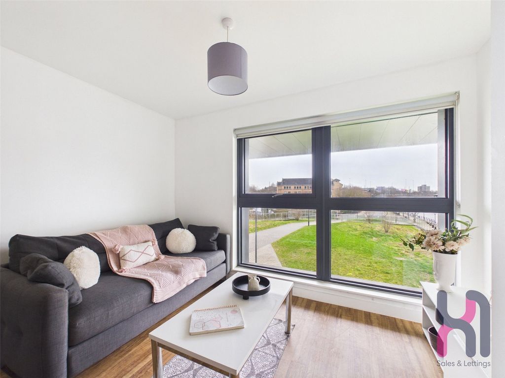 Property photo 3 of 7 Picture No. 12